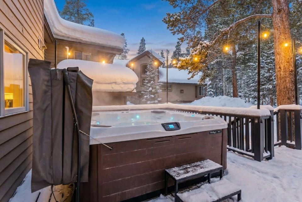 8-person private hot tub