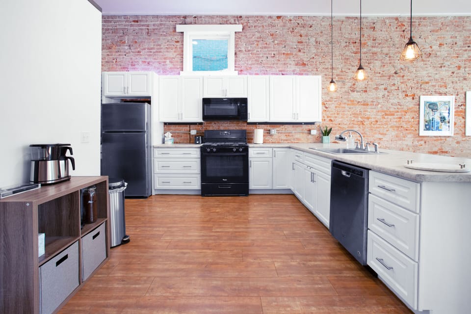 Fully stocked kitchen and coffee/tea bar (once used for a TV commercial!)