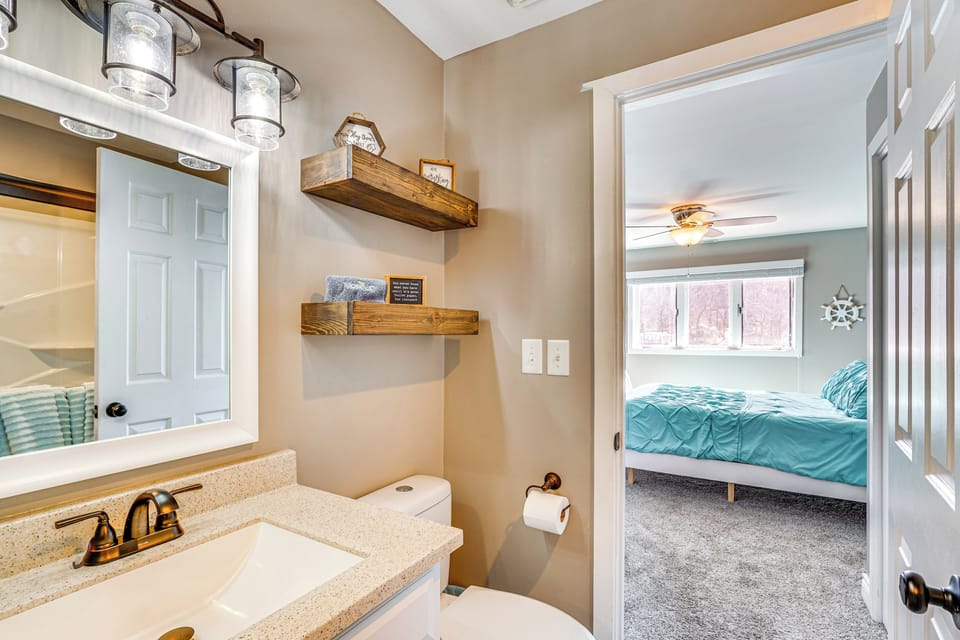 Bathroom | Towels Provided