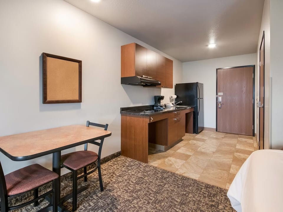Start mornings with coffee and an easy dine-in setup.