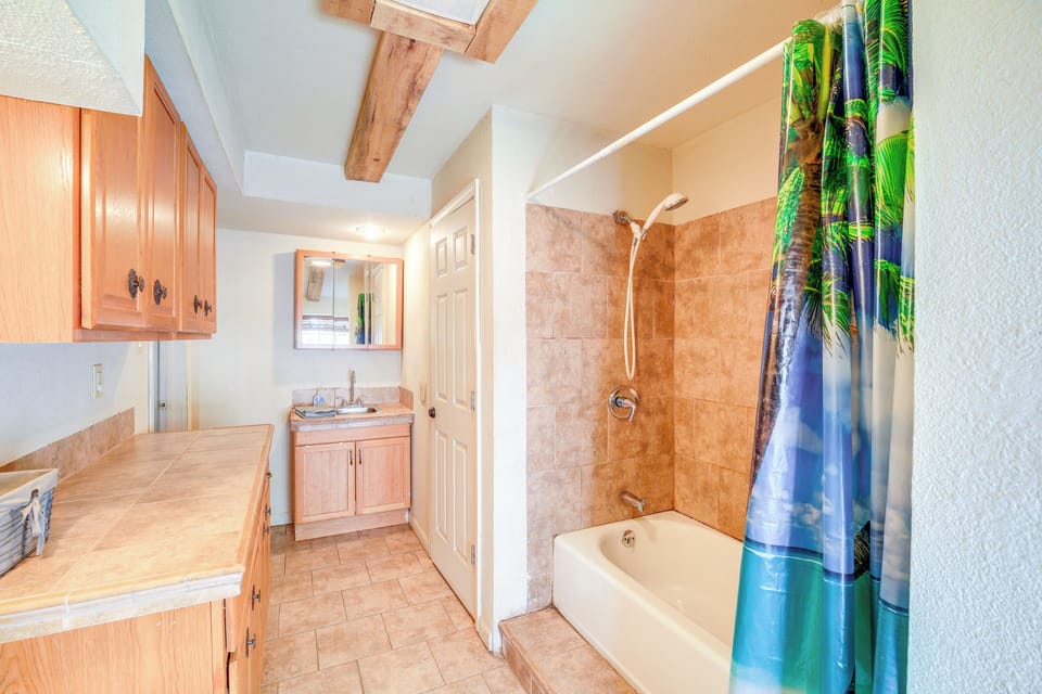 Full Bathroom | Main Level