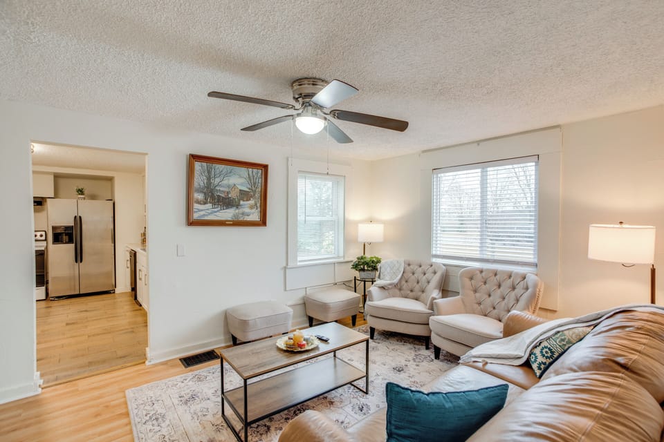 Living Room | Free WiFi | Smart TV