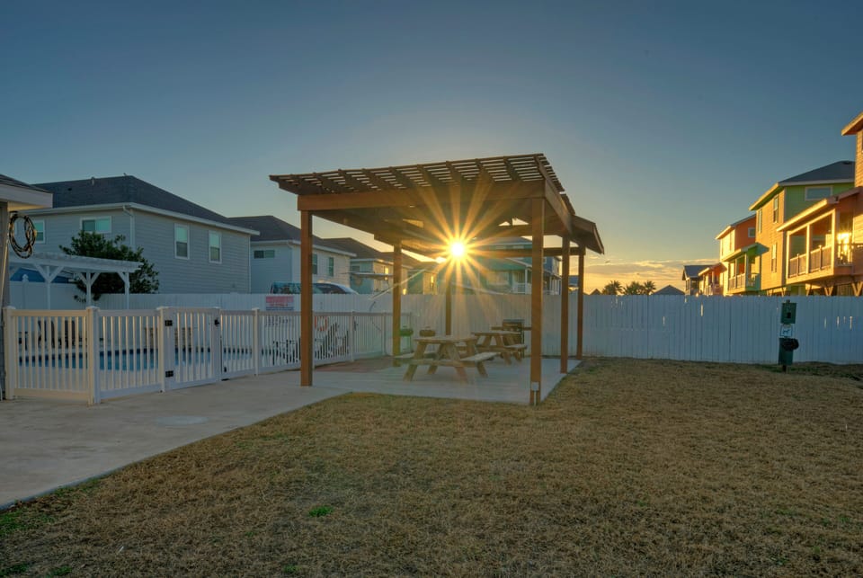 Grilling and picnic area.