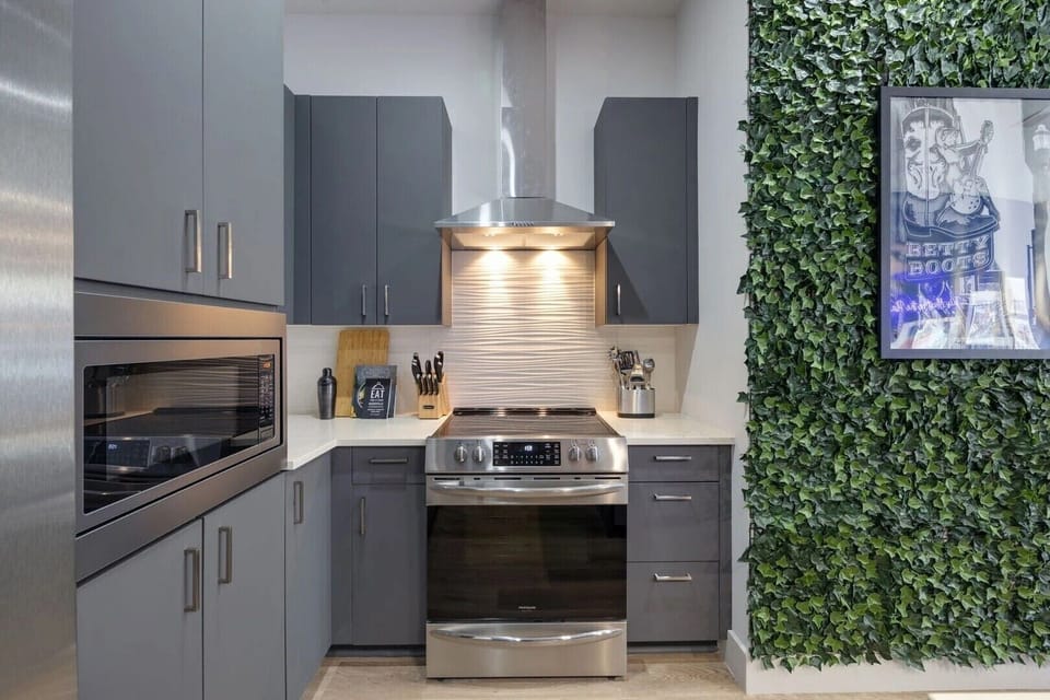 Fully equipped kitchen. (Nash Landing)