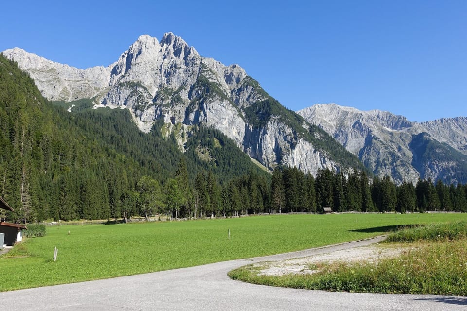 Surroundings [summer] (1-5 km)