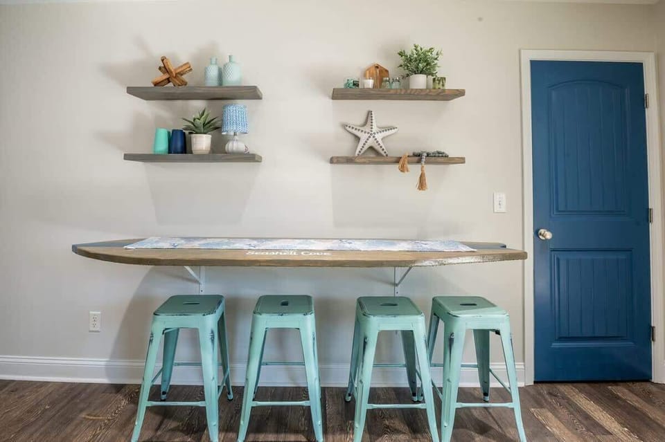 Breakfast Bar Seats 4