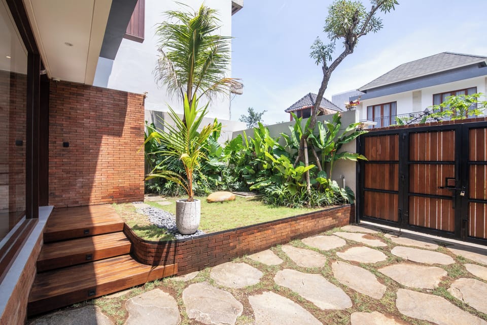 front garden & parking lot
