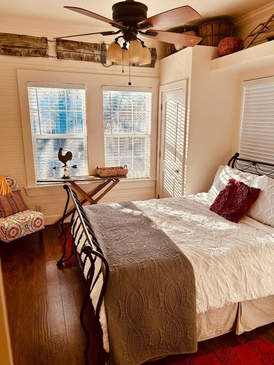 The Sled Room: Queen bed and double closet space for luggage.