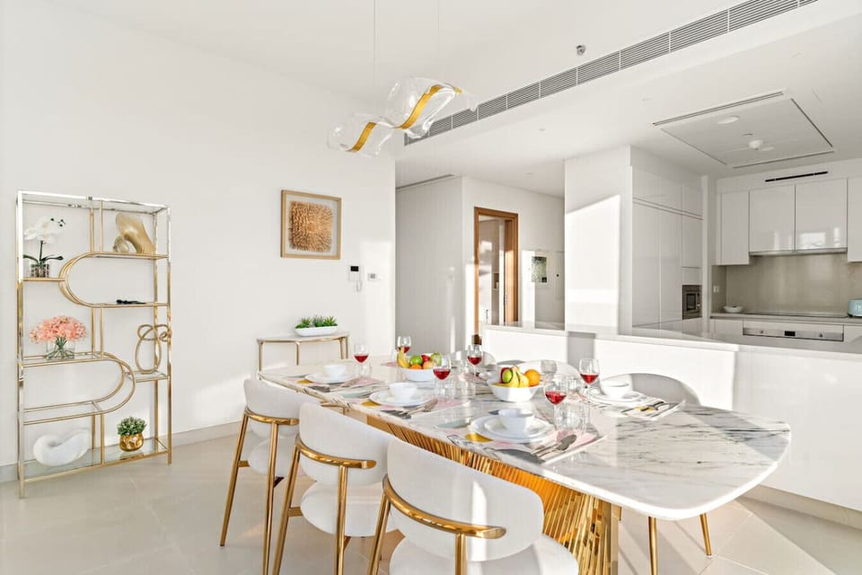 Dining Room: Elegant marble dining for unforgettable meals with a view and vibrant decor!