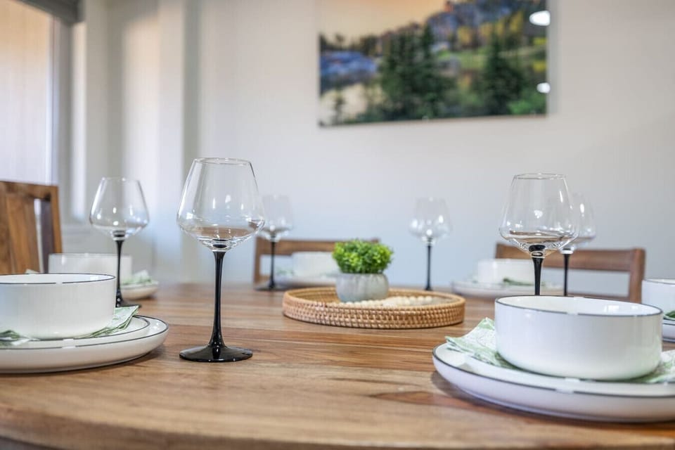 Enjoy the perfect mix of elegance and warmth in our dining area.