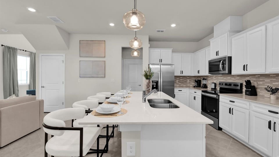Contemporary Kitchen with centered island