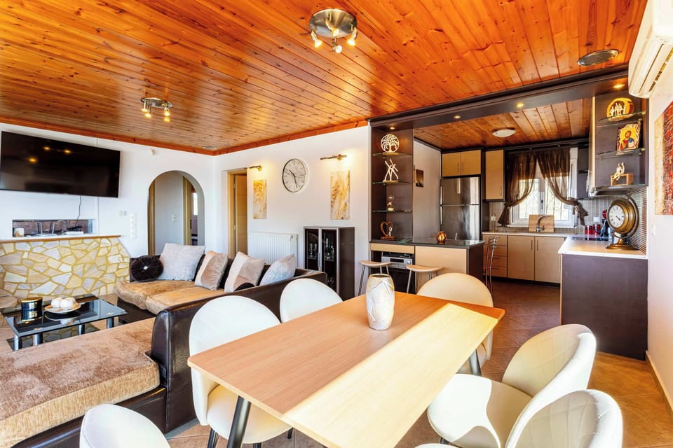 Dining Space with Warm Lighting – Inviting interior atmosphere for shared meals.