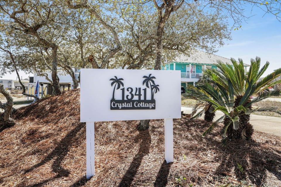 Crystal Cottage - find us easily from the street!