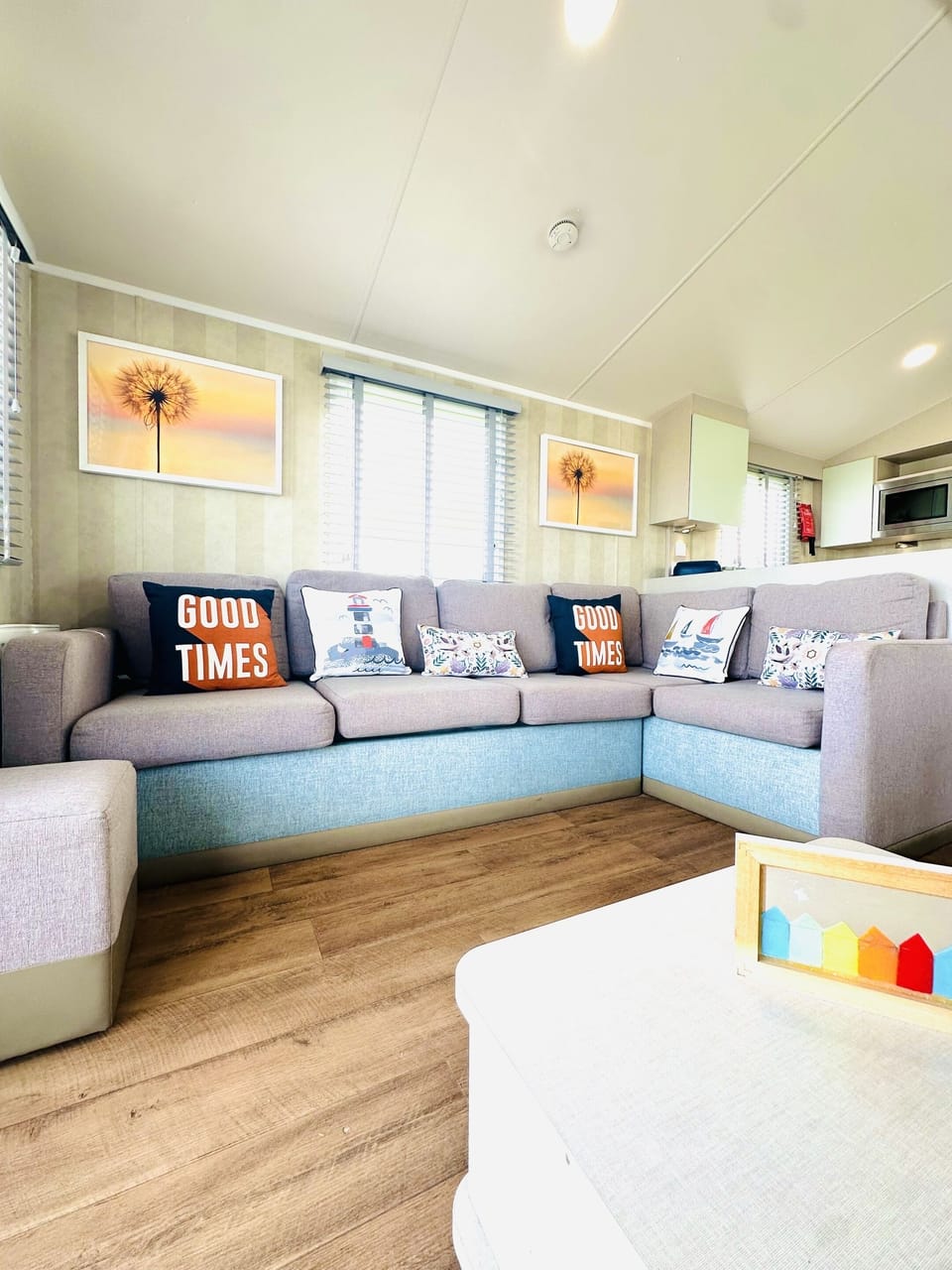Living Room / Lounge