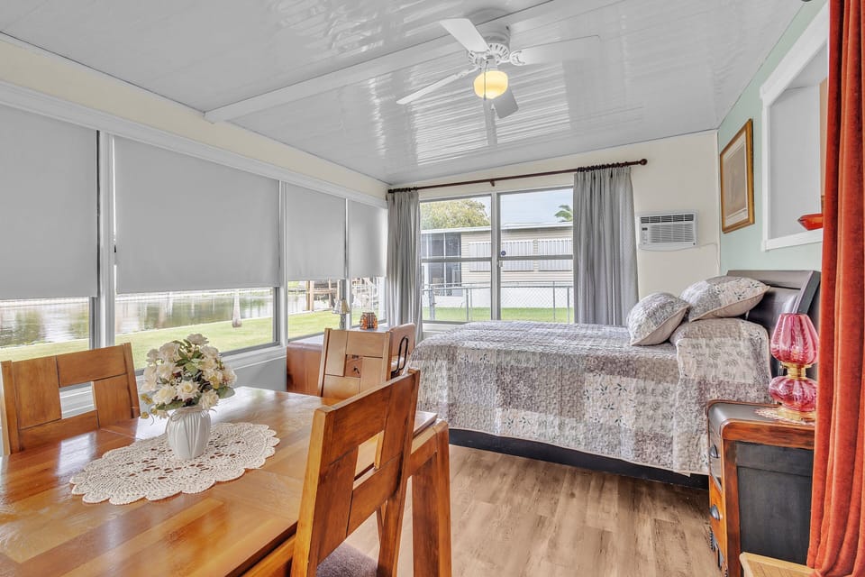 Indoors, Home Decor, Hardwood, Bed, Bedroom