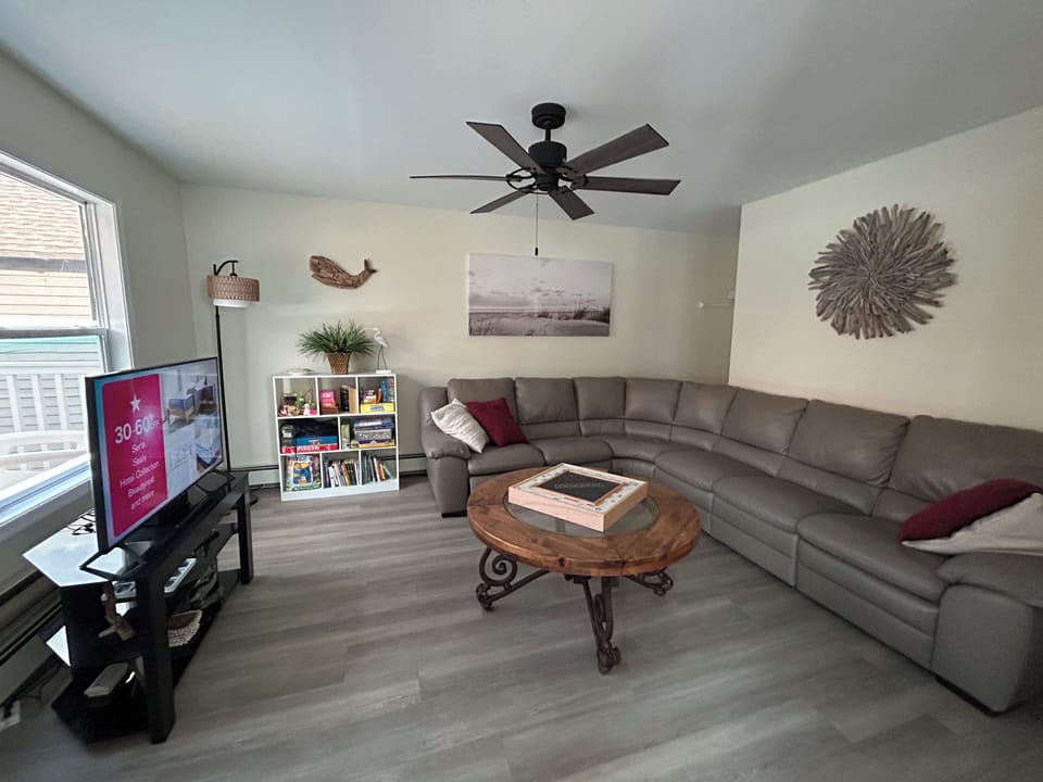 2nd floor living room