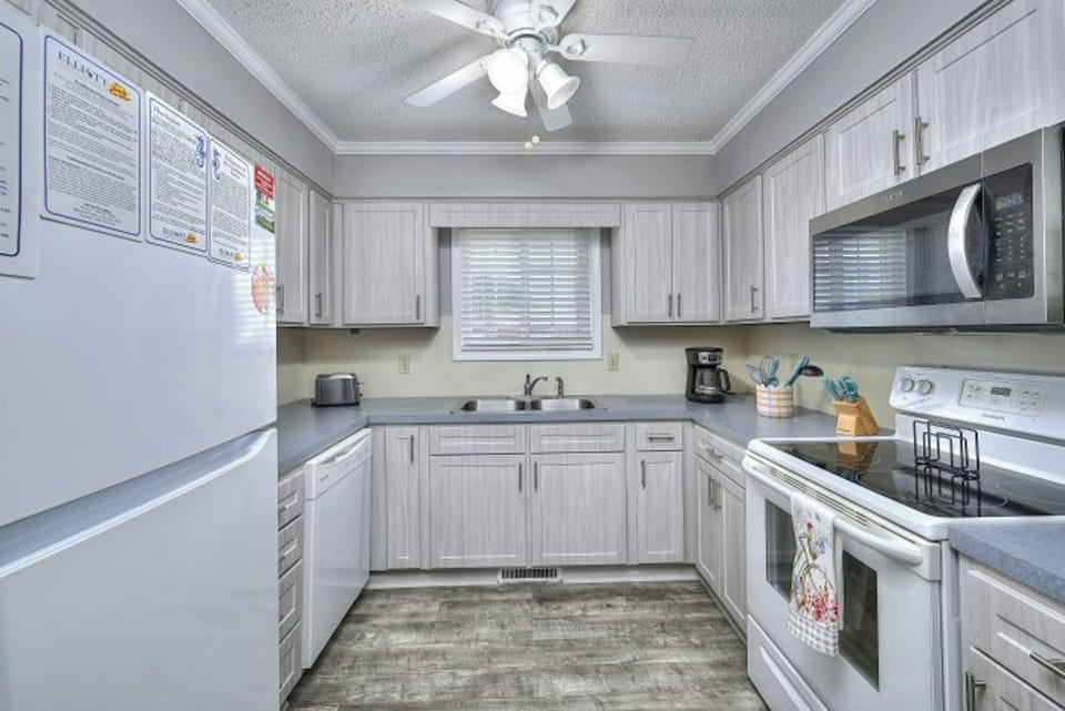 A fully stocked kitchen makes meal preparation a breeze.