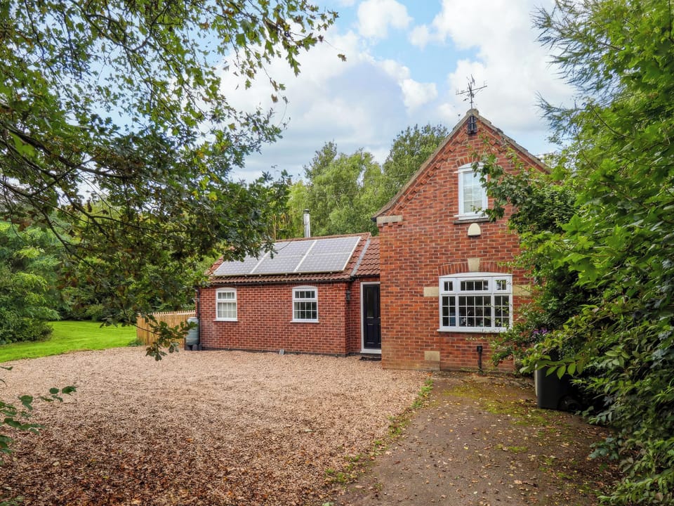 Exterior | Paws in the Pines, Frithville, near Lincolnshire