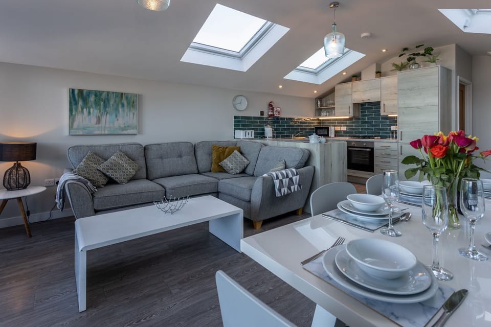 5 Lighthouse View Dining Area Close Up