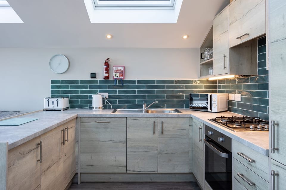 5 Lighthouse View Kitchen Alt View