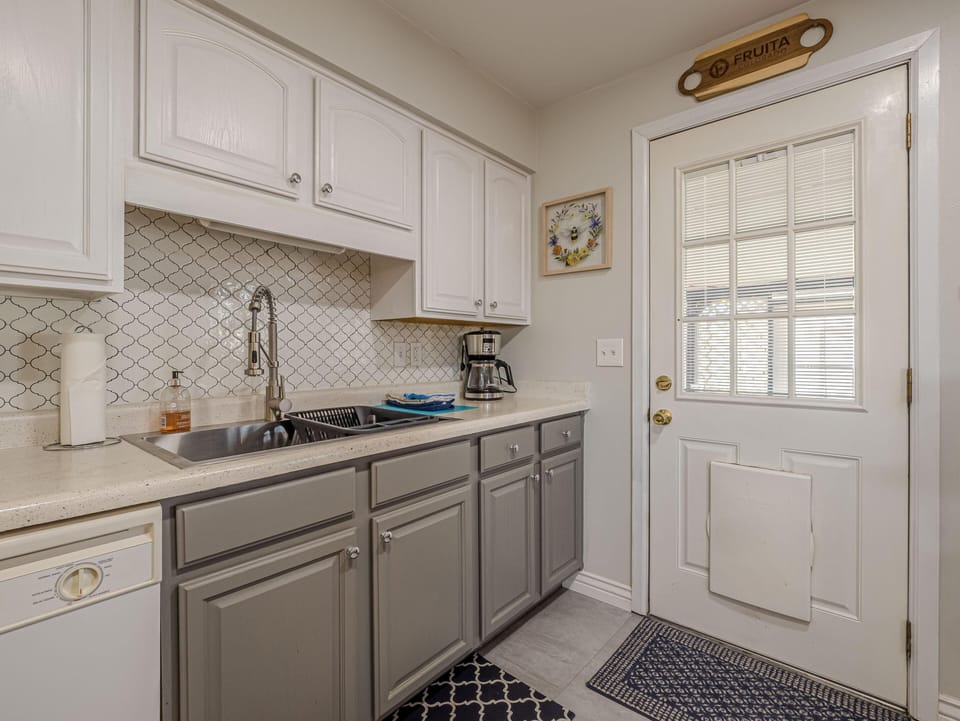 Spacious, stylish &amp; ready for your favorite meals—your home away from home!