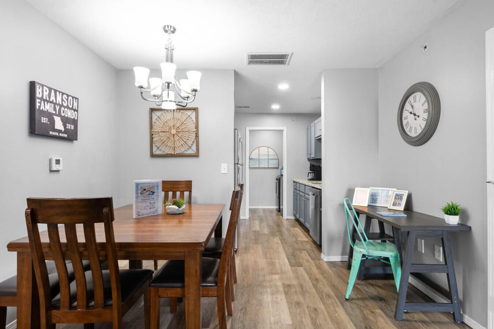 Mornings made easy. ☕️ Start your day in this sun-filled dining area. Whether it`s a quick bite or a full spread, this space is the heart of our quiet, family-friendly home-away-from-home