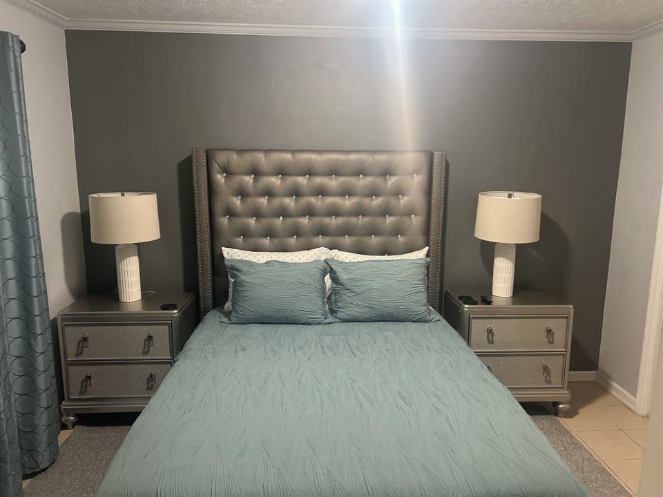 HDTV, blackout curtains