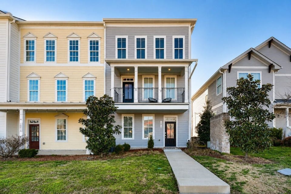 1001 51st - Exterior View