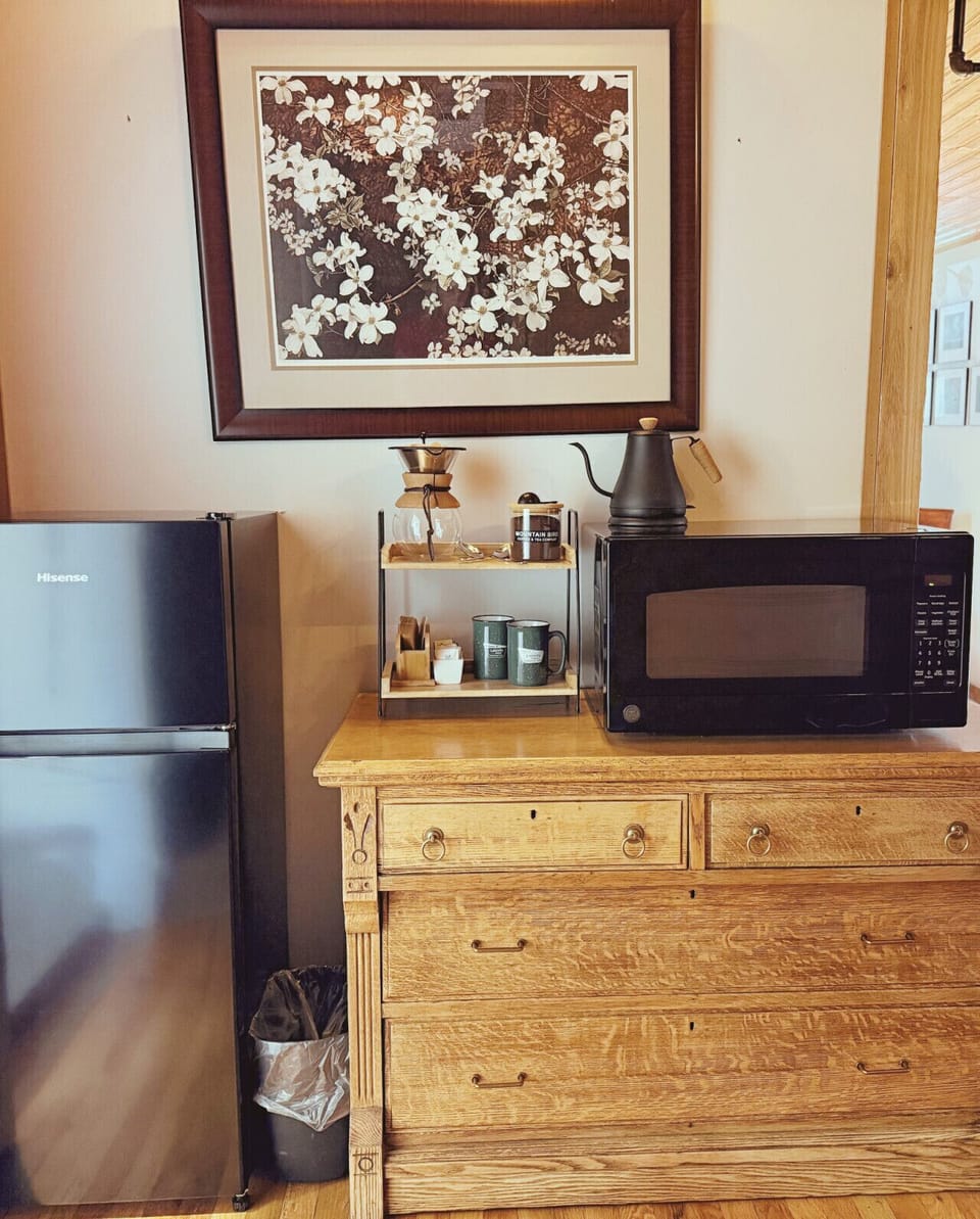 Kitchenette with microwave + refrigerator + pour over coffee service