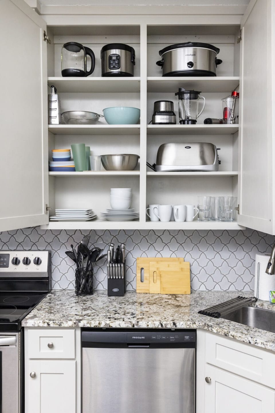 Our kitchen has everything you need! From the sink to the microwave, it`s all about convenience and style.