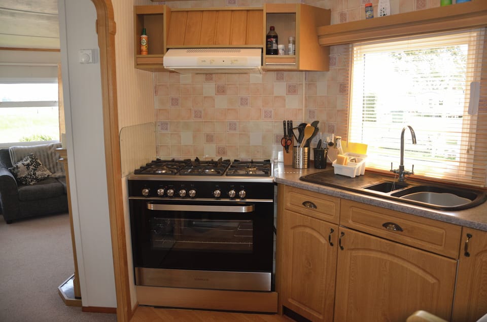 5 ring range cooker