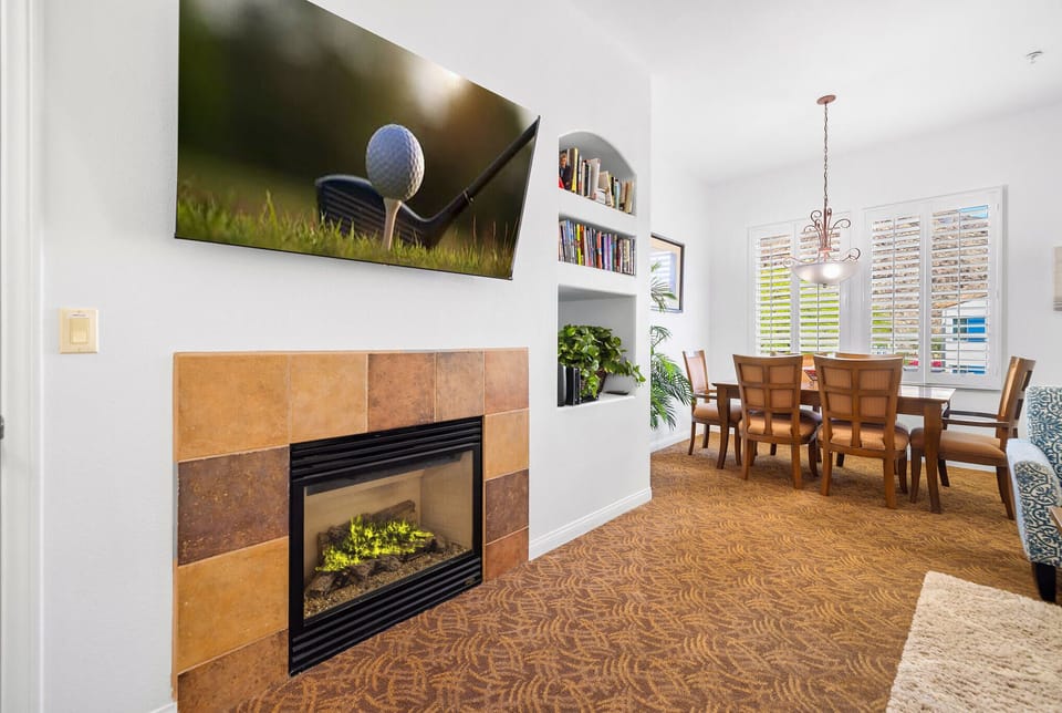 Living/Dining Area