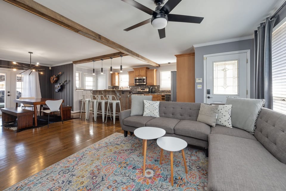 Sunlit space with stylish decor, perfect for relaxation and lazy afternoons!