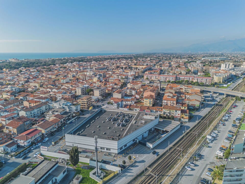 Urban Area, Urban Design, Composite Material, Thoroughfare, Public Utility, Suburb, Parking Lot