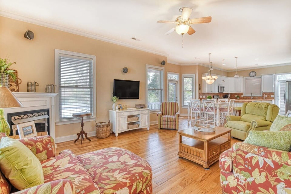 Gaga and Papa's Beach Palace