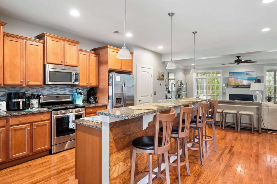 Sip morning coffee or grab a bite at the coastal counter, seating 4