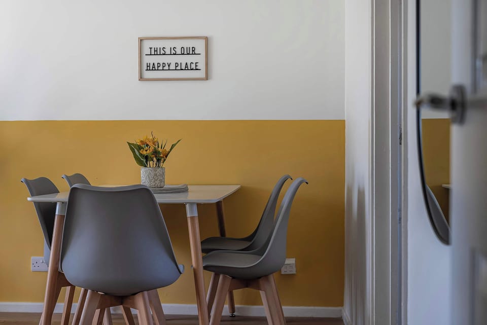 A stylish table for special meals or casual bites—ideal for couples, friends, or solo travelers. 🖤🍽️