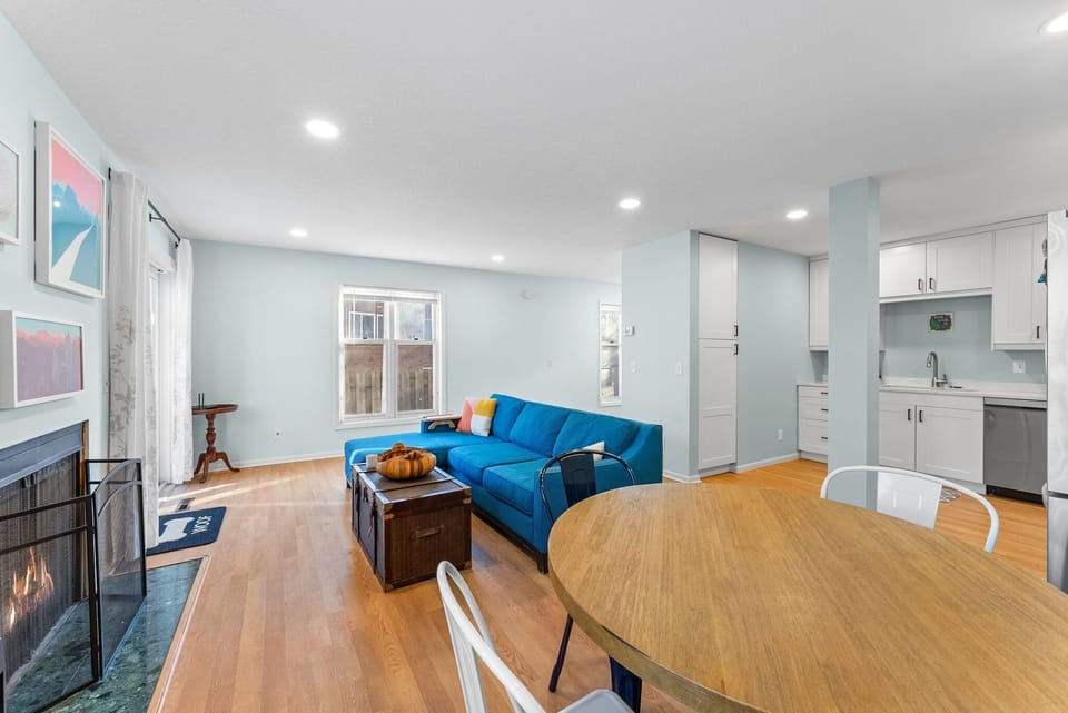 Open concept dining and living areas