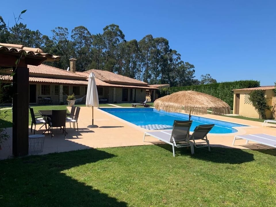 Piscina priva aquecida com proteção para crianças