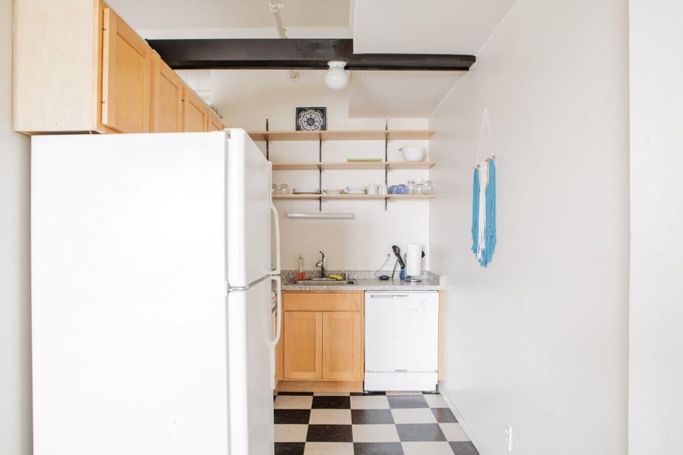 Full kitchen