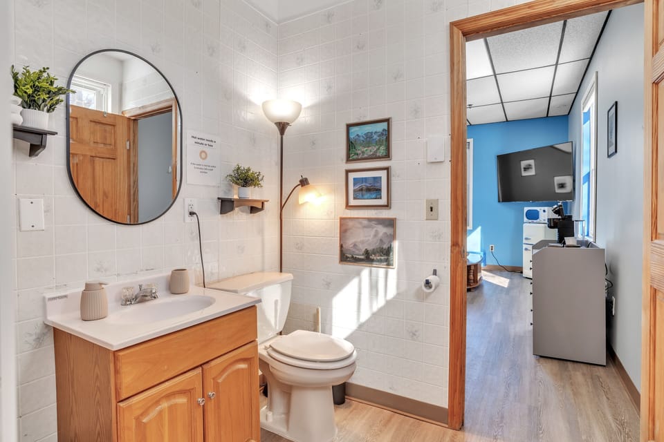 Indoors, Sink, Screen, Art, Painting