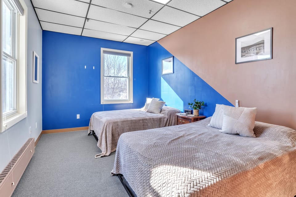 Indoors, Bed, Furniture, Floor, Bedroom