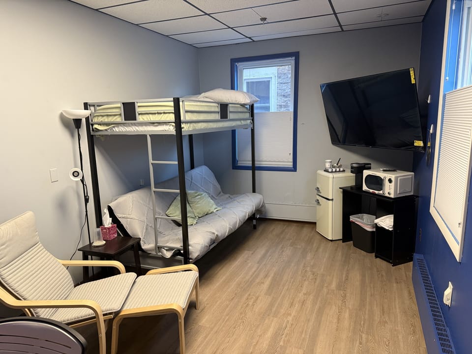 Bed, Furniture, Bedroom, Indoors, Room