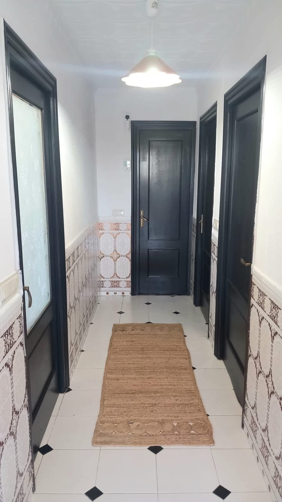 Welcoming Entrance Hall | Hosterooo (Zagra)
Bright entrance hall that leads into the main living areas, giving a warm welcome as you arrive at Casa Tranquil with Hosterooo (Zagra).
