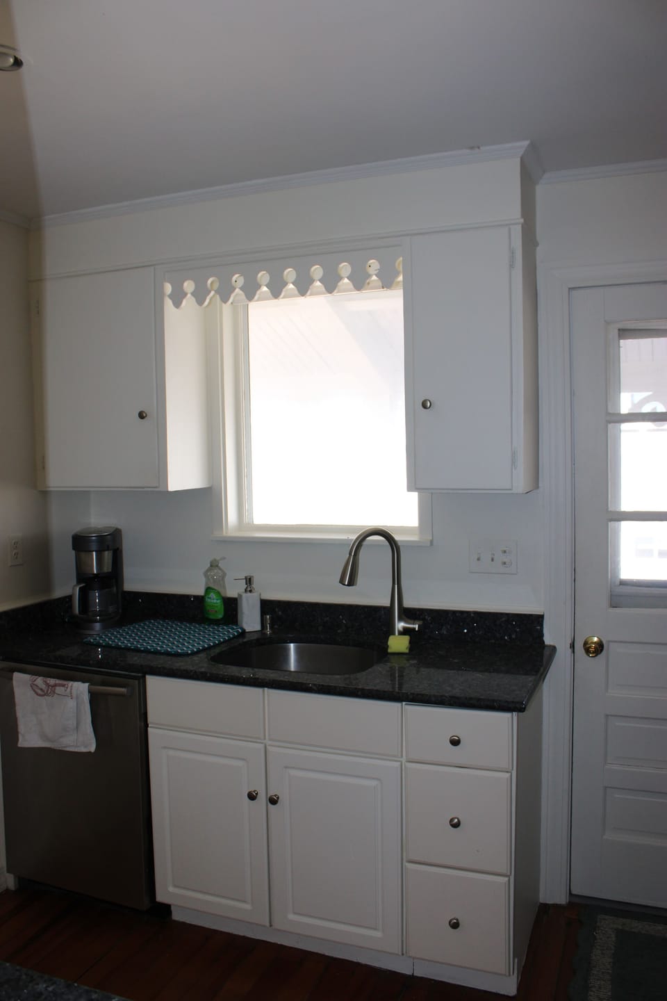 Full Kitchen.