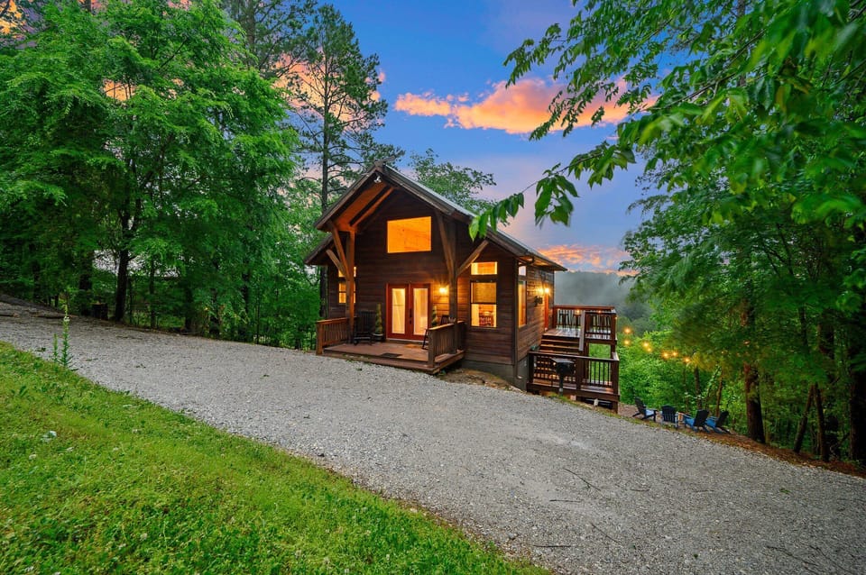 2 car max or 1 car and 1 boat/rv for the packed gravel driveway