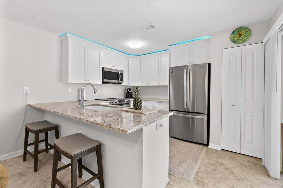 Breakfast Bar W/2 Stools