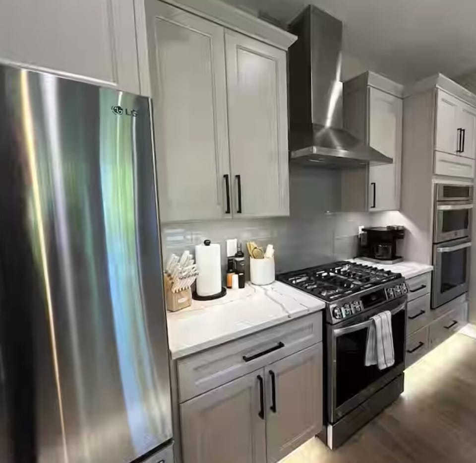 Full kitchen with all one could need to prepare a home cooked meal!