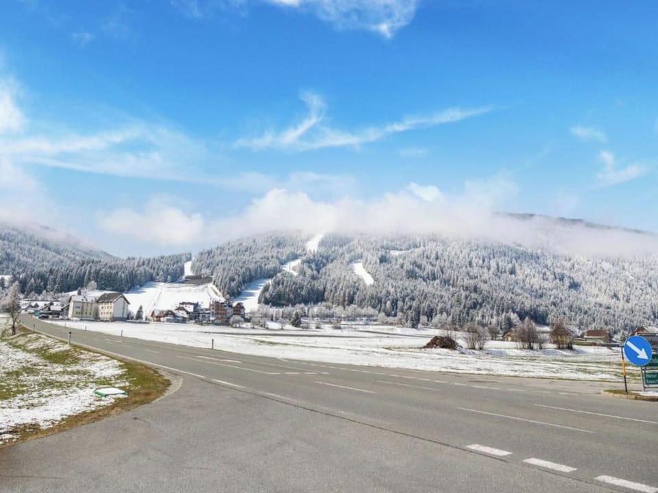 Surroundings [winter] (1-5 km)