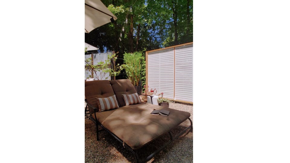 Designed for slow afternoons, a good book, and tranquil moments.